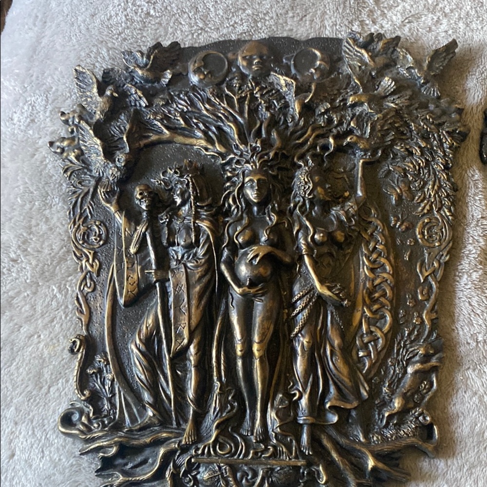 Ornate Bronze Wall Plaques - Picture 2 of 4